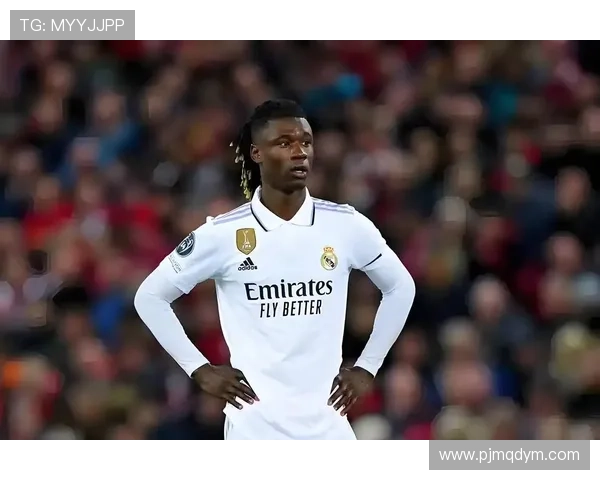 卡马文加：多次客串左后卫展现战术价值