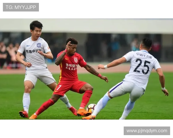 瓦伦西亚财政危机长期影响持续制约球队表现与赛季稳定性 瓦伦西亚财政危机长期影响持续制约球队表现与赛季稳定性