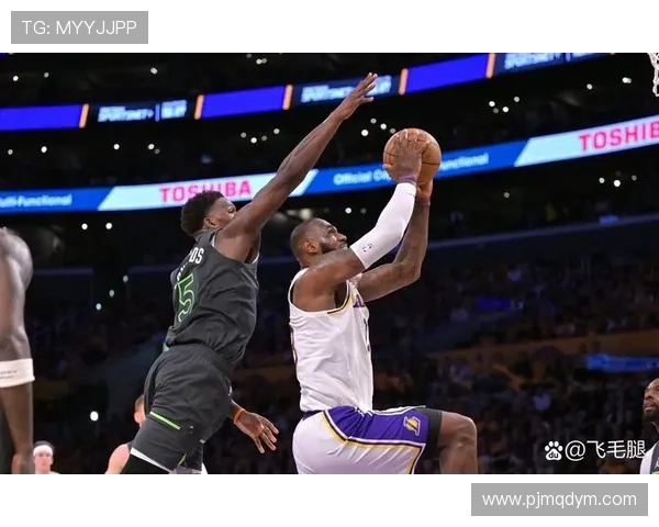 沃克·凯斯勒挡拆牵制约基奇拉开队友三分空间